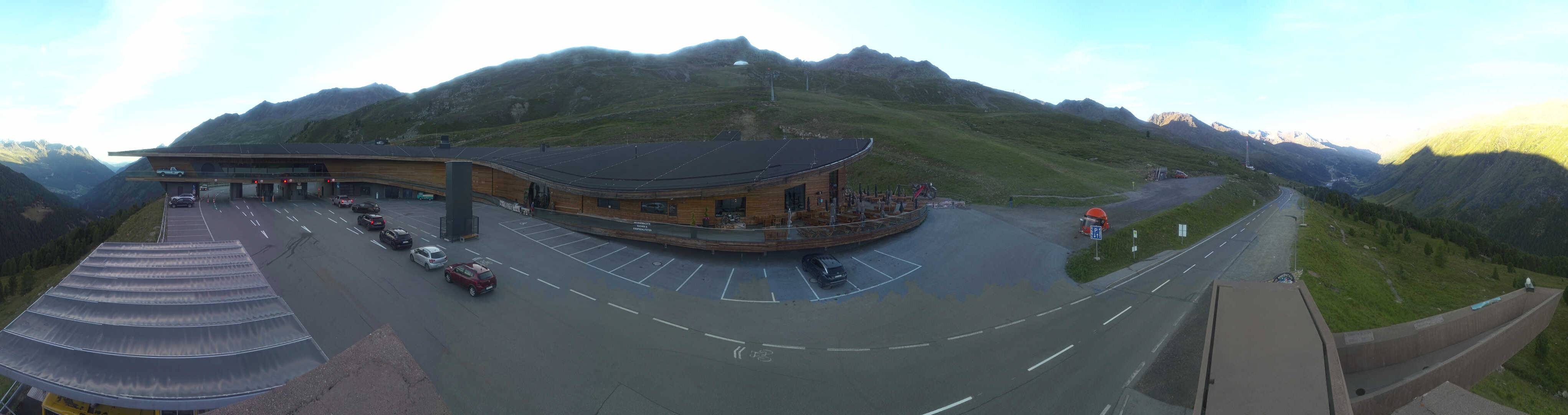 Archiv Foto Webcam Timmelsjoch: Mautstation Top Mountain Crosspoint