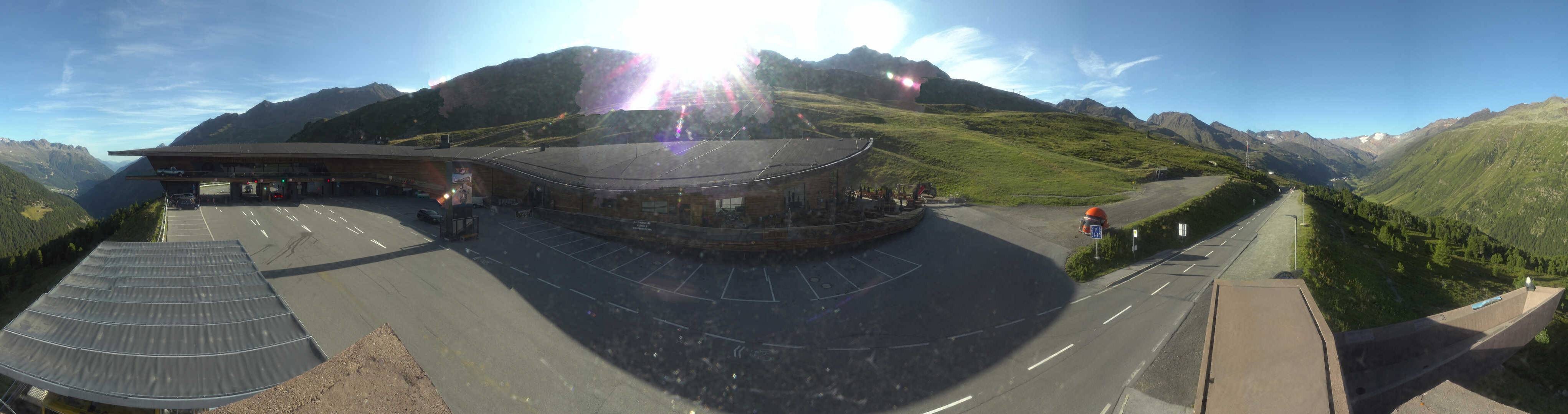 Archiv Foto Webcam Timmelsjoch: Mautstation Top Mountain Crosspoint