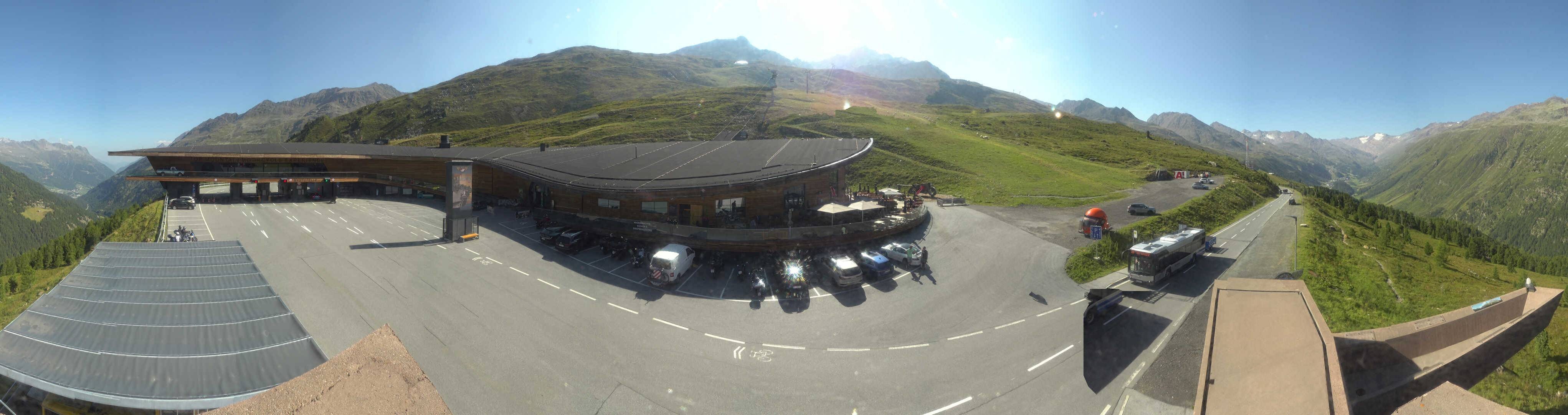 Archiv Foto Webcam Timmelsjoch: Mautstation Top Mountain Crosspoint