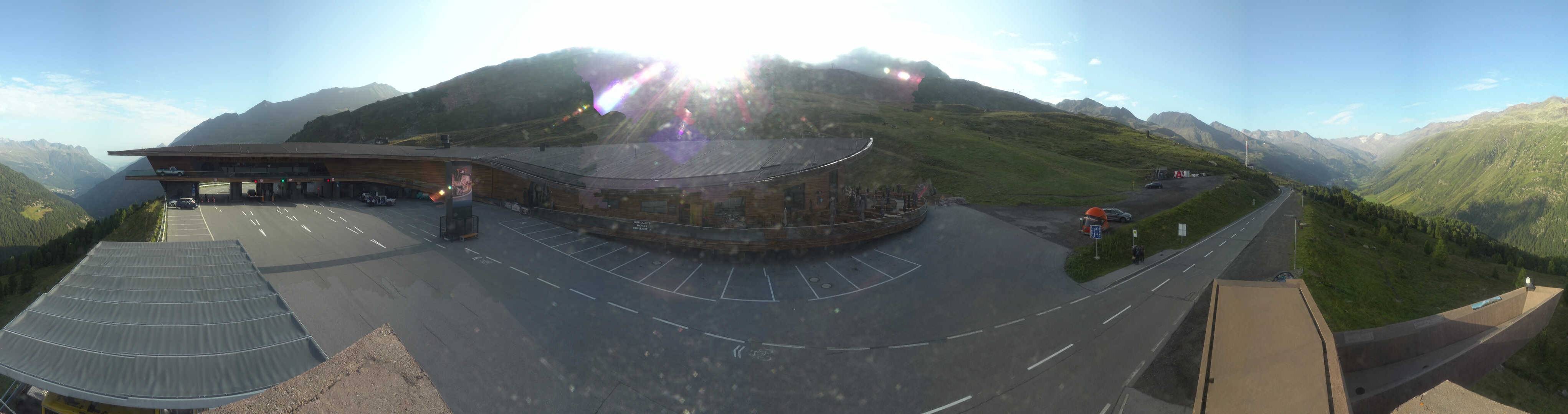 Archiv Foto Webcam Timmelsjoch: Mautstation Top Mountain Crosspoint