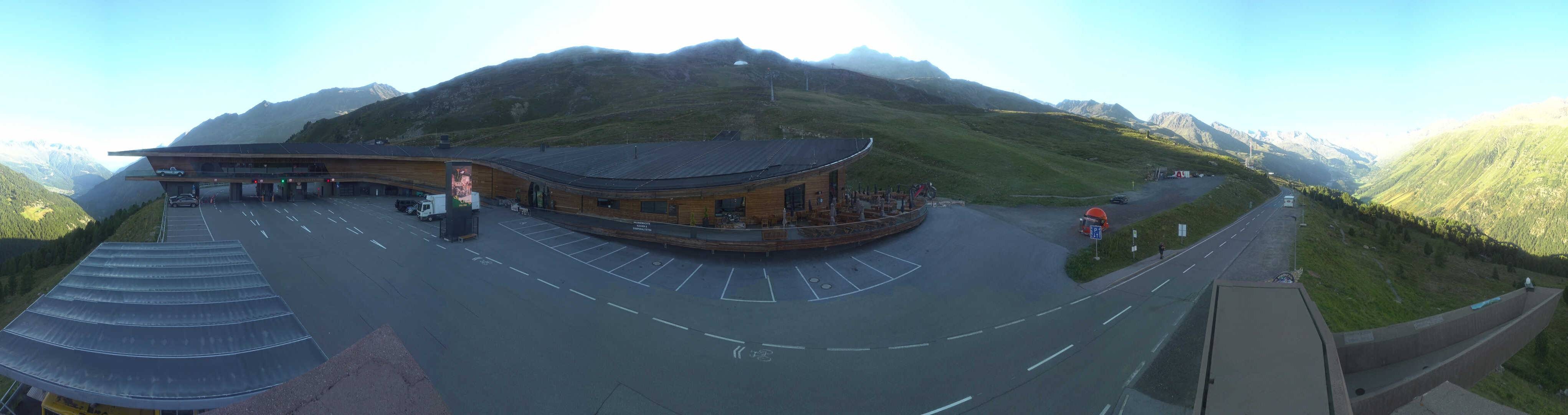 Archiv Foto Webcam Timmelsjoch: Mautstation Top Mountain Crosspoint