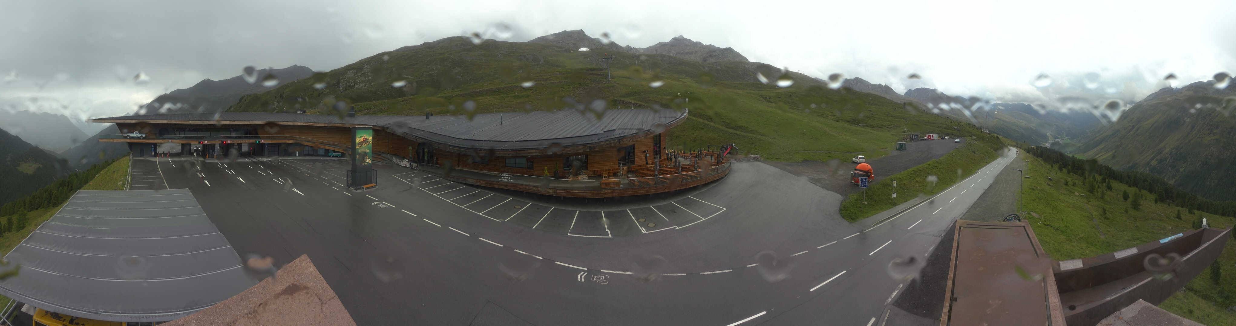 Archiv Foto Webcam Timmelsjoch: Mautstation Top Mountain Crosspoint
