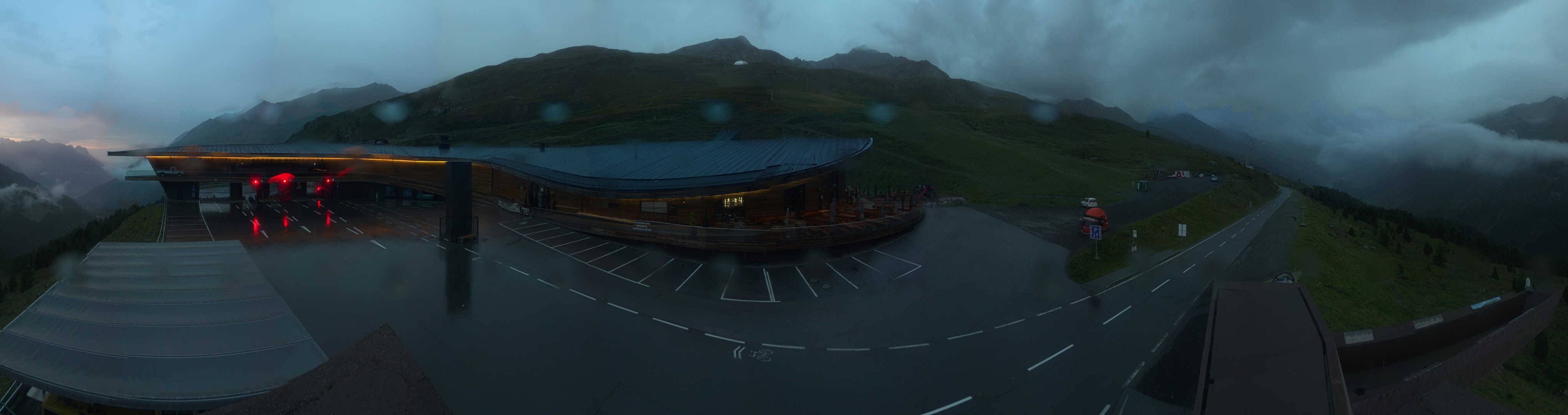 Archiv Foto Webcam Timmelsjoch: Mautstation Top Mountain Crosspoint