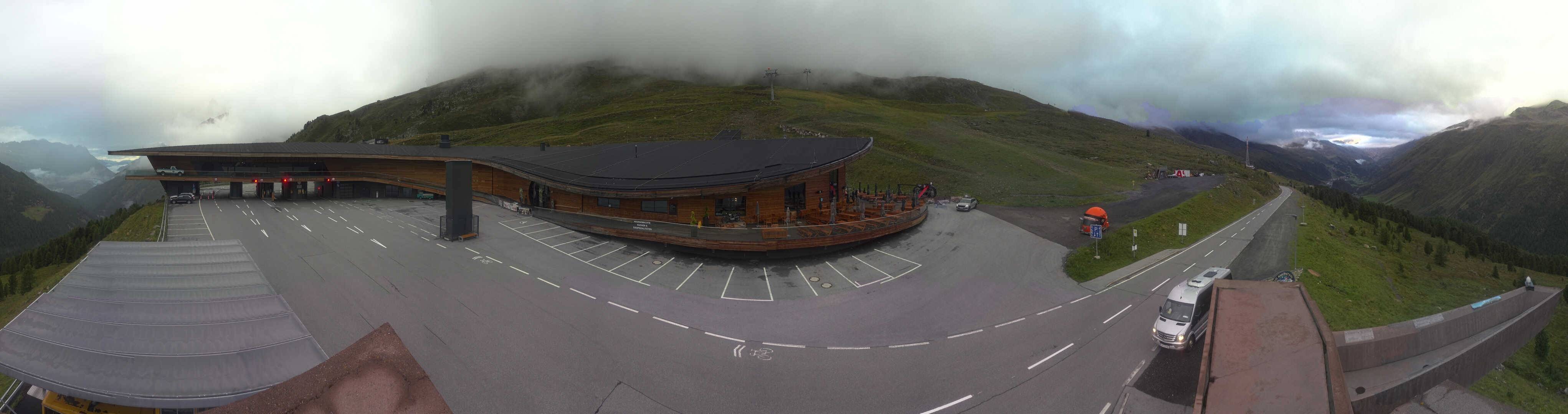 Archiv Foto Webcam Timmelsjoch: Mautstation Top Mountain Crosspoint