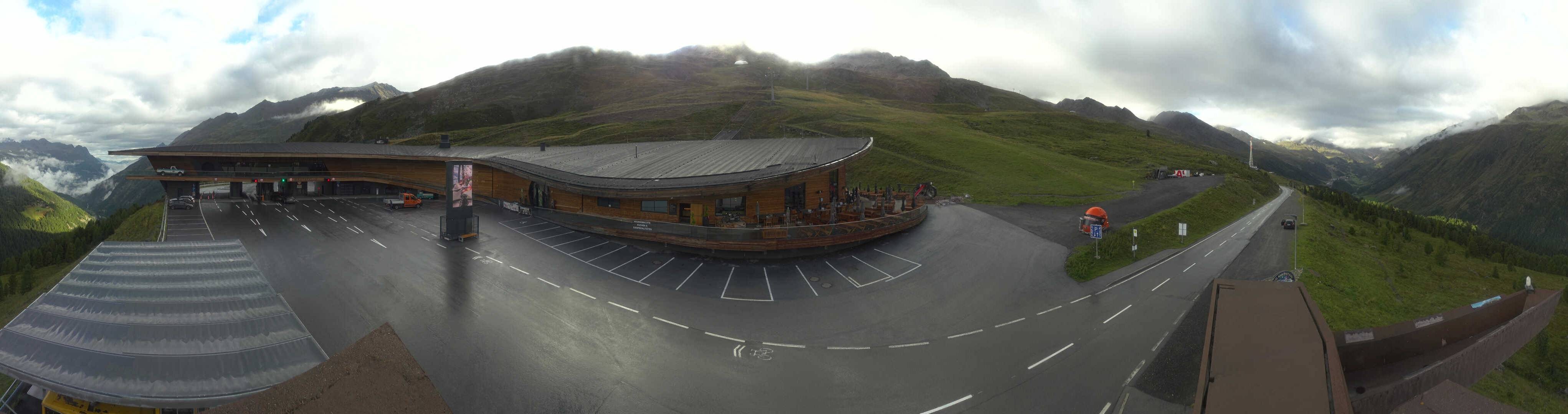 Archiv Foto Webcam Timmelsjoch: Mautstation Top Mountain Crosspoint