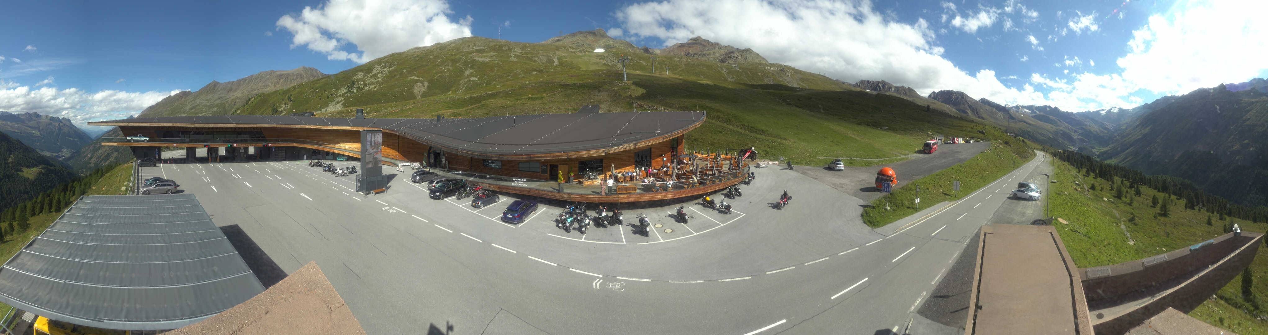 Archiv Foto Webcam Timmelsjoch: Mautstation Top Mountain Crosspoint
