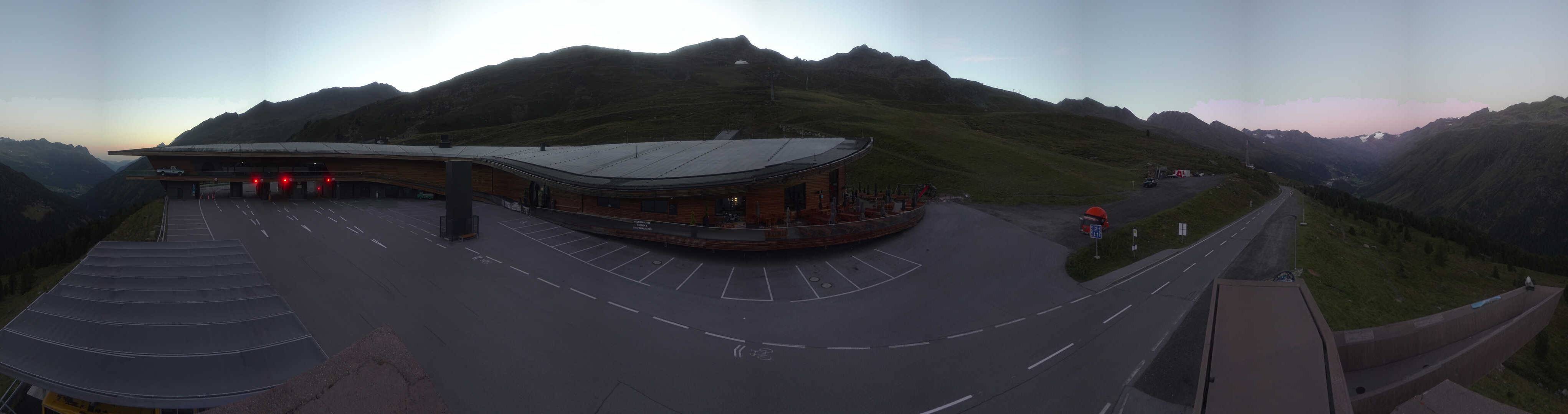 Archiv Foto Webcam Timmelsjoch: Mautstation Top Mountain Crosspoint