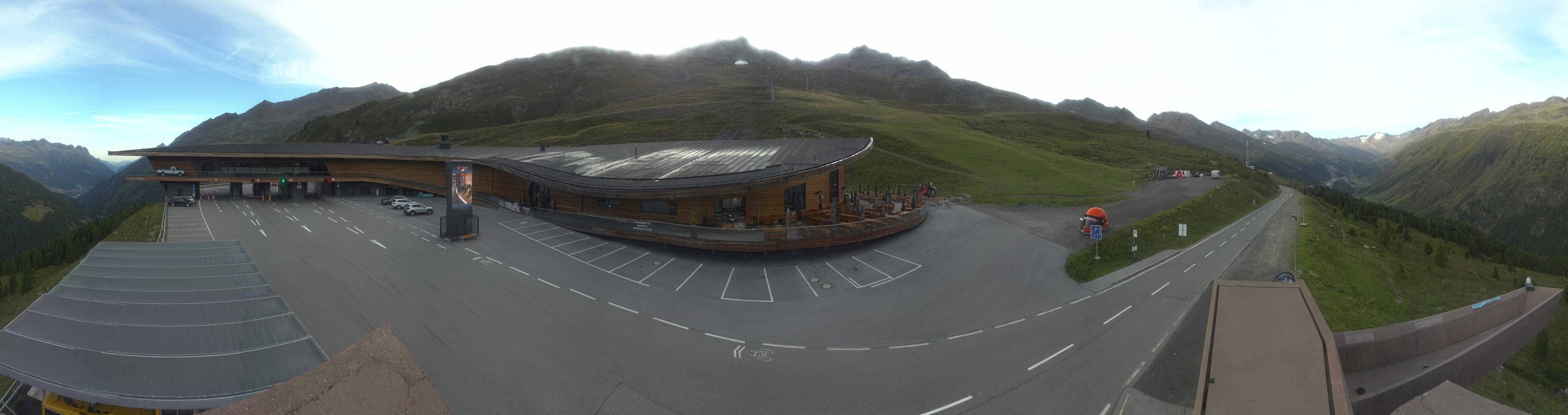 Archiv Foto Webcam Timmelsjoch: Mautstation Top Mountain Crosspoint