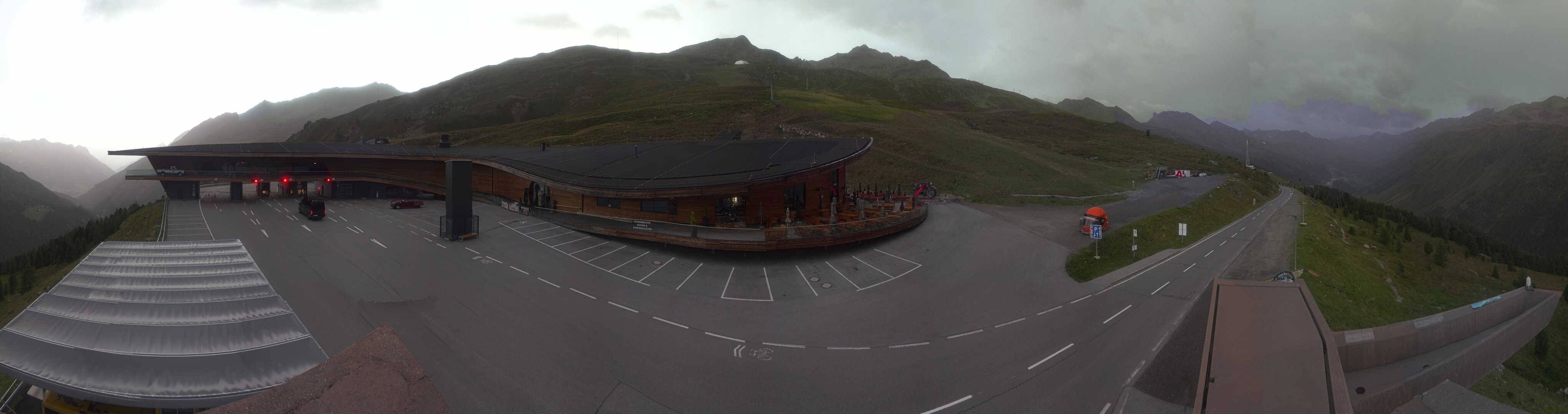 Archiv Foto Webcam Timmelsjoch: Mautstation Top Mountain Crosspoint