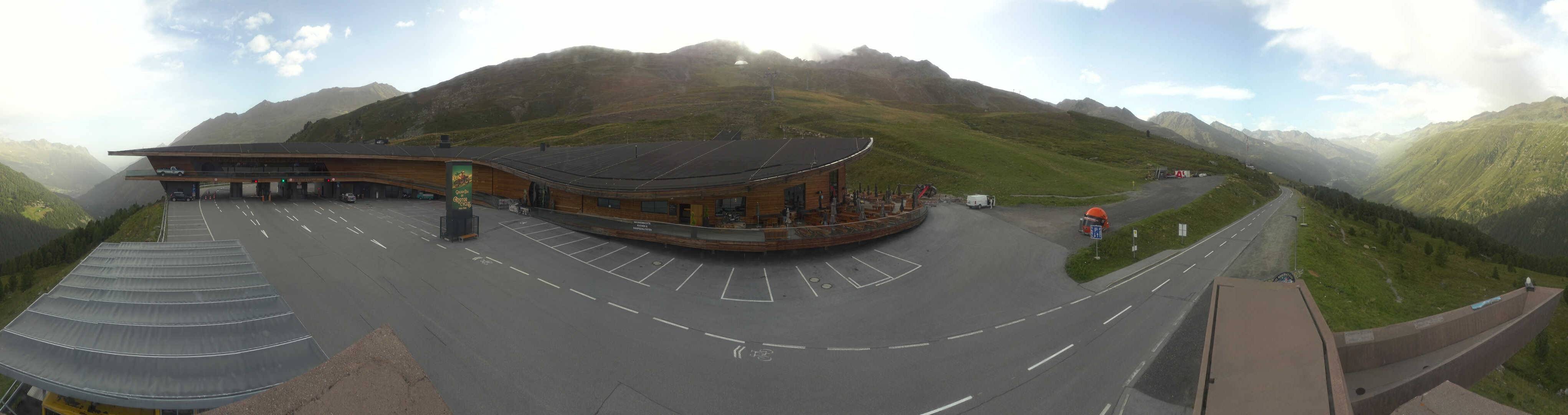 Archiv Foto Webcam Timmelsjoch: Mautstation Top Mountain Crosspoint