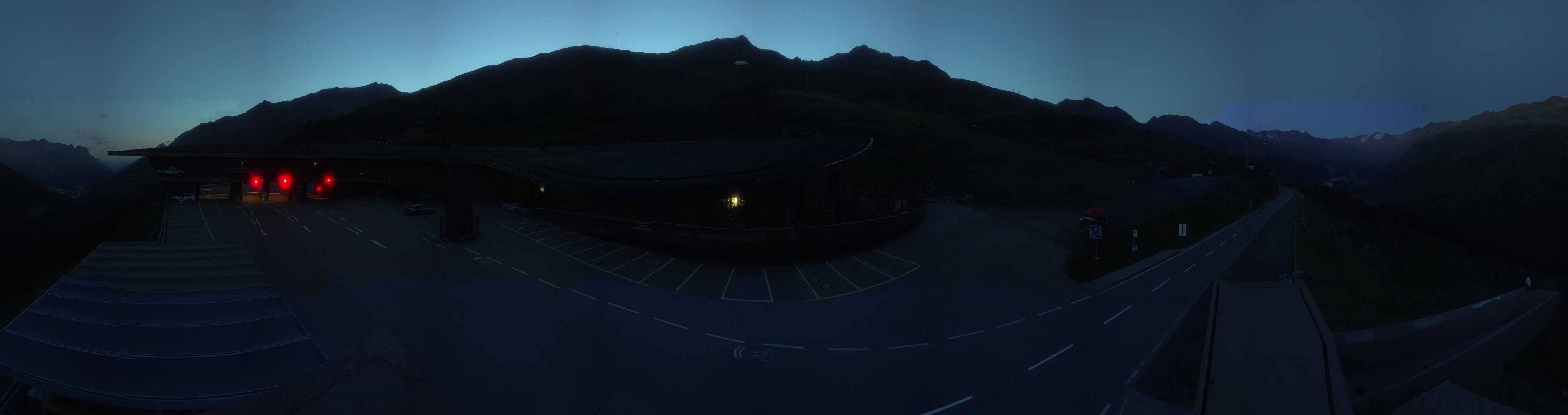 Archiv Foto Webcam Timmelsjoch: Mautstation Top Mountain Crosspoint
