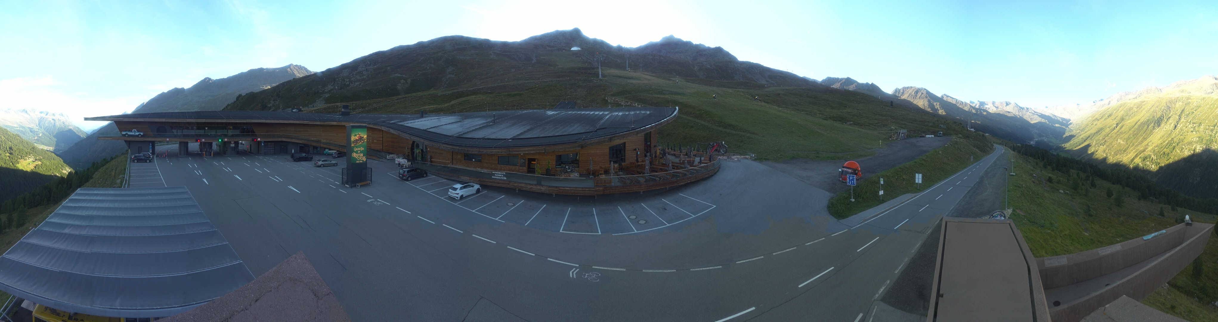 Archiv Foto Webcam Timmelsjoch: Mautstation Top Mountain Crosspoint