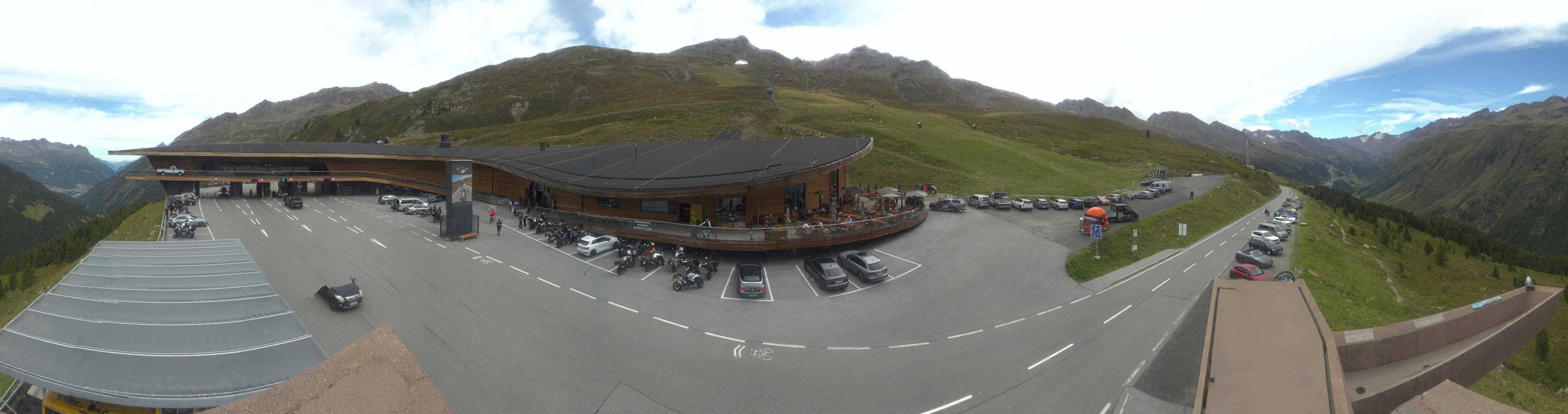 Archiv Foto Webcam Timmelsjoch: Mautstation Top Mountain Crosspoint