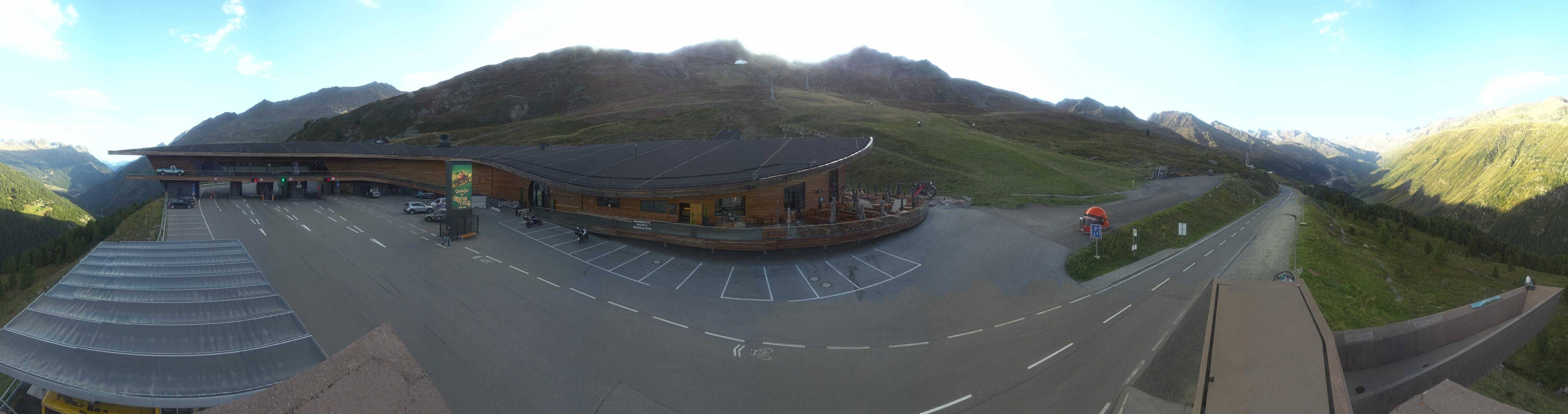 Archiv Foto Webcam Timmelsjoch: Mautstation Top Mountain Crosspoint