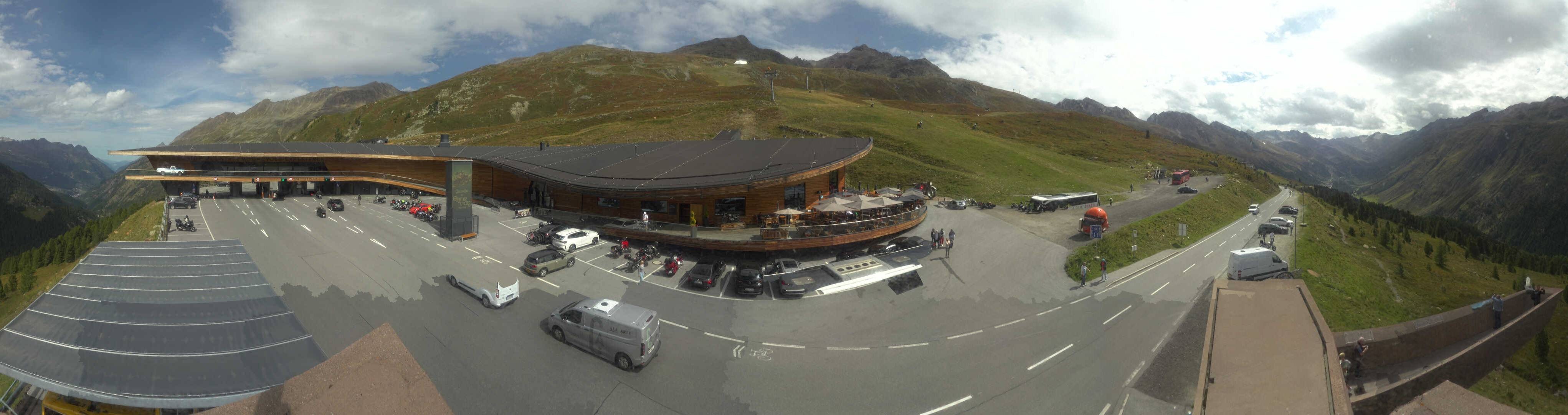 Archiv Foto Webcam Timmelsjoch: Mautstation Top Mountain Crosspoint