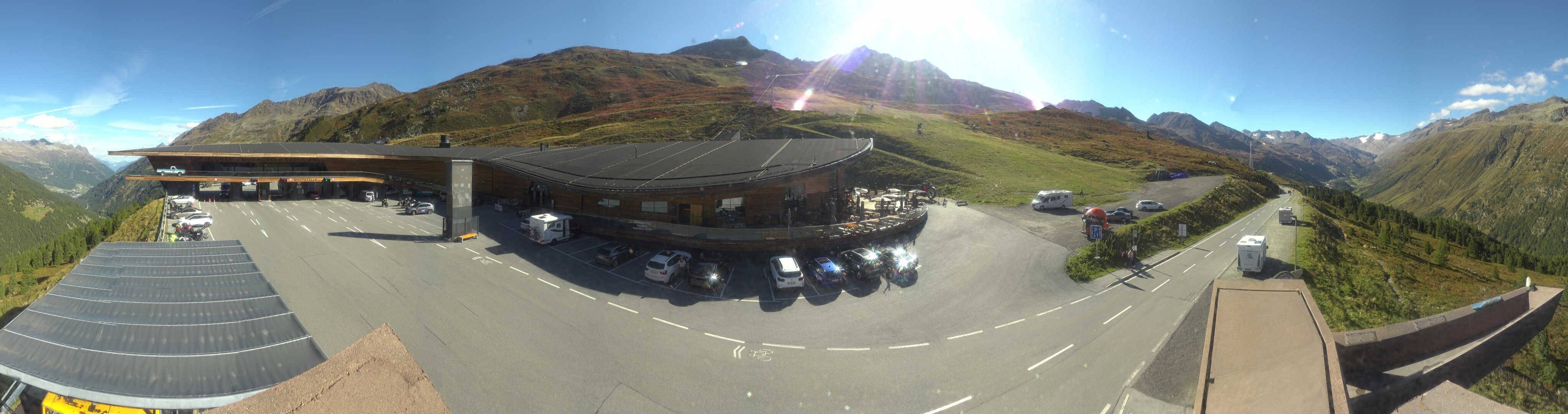 Archiv Foto Webcam Timmelsjoch: Mautstation Top Mountain Crosspoint