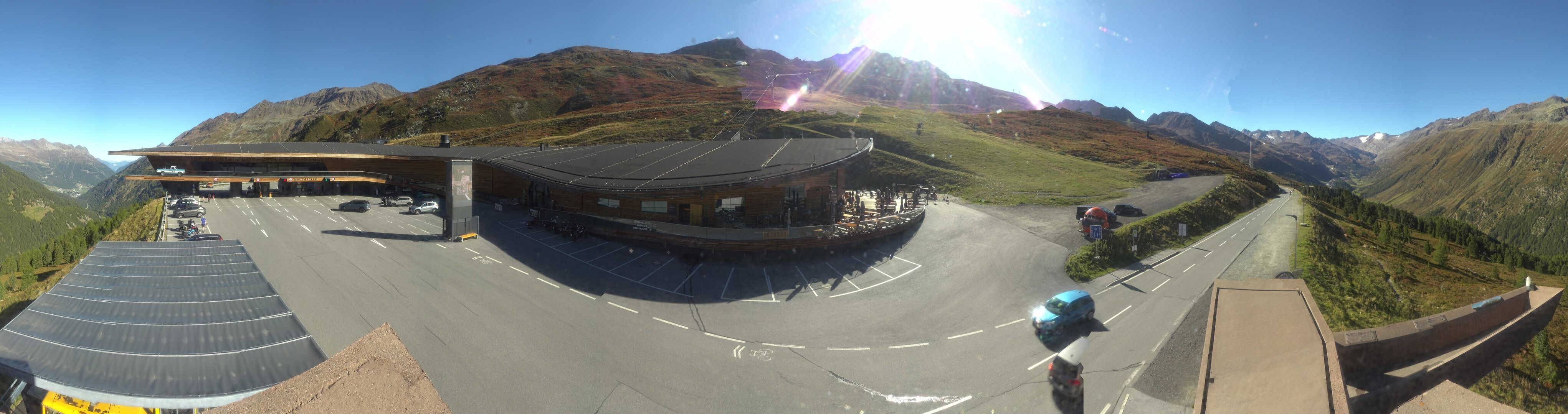Archiv Foto Webcam Timmelsjoch: Mautstation Top Mountain Crosspoint