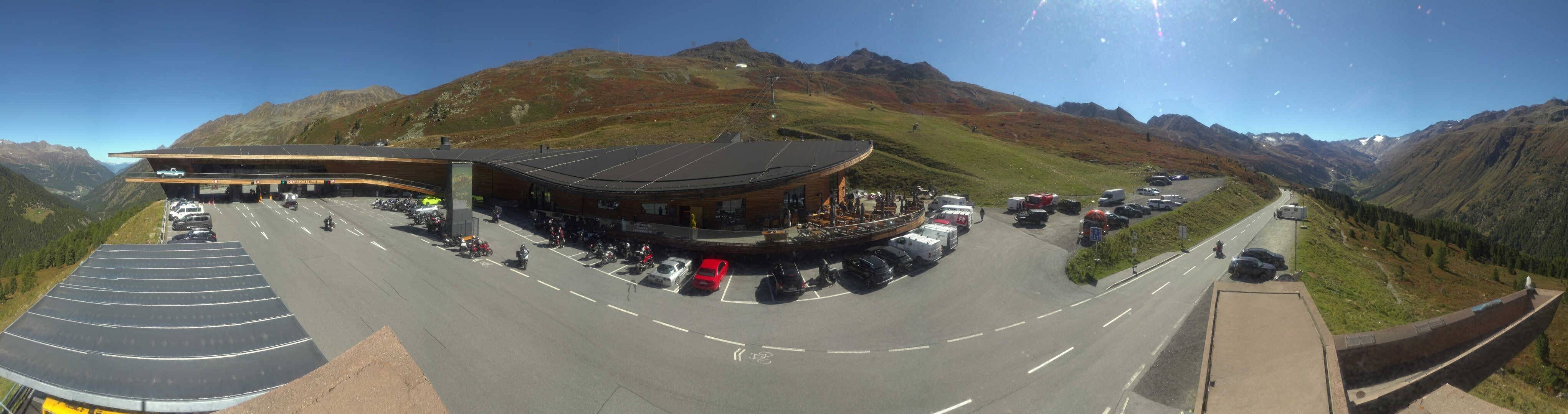 Archiv Foto Webcam Timmelsjoch: Mautstation Top Mountain Crosspoint