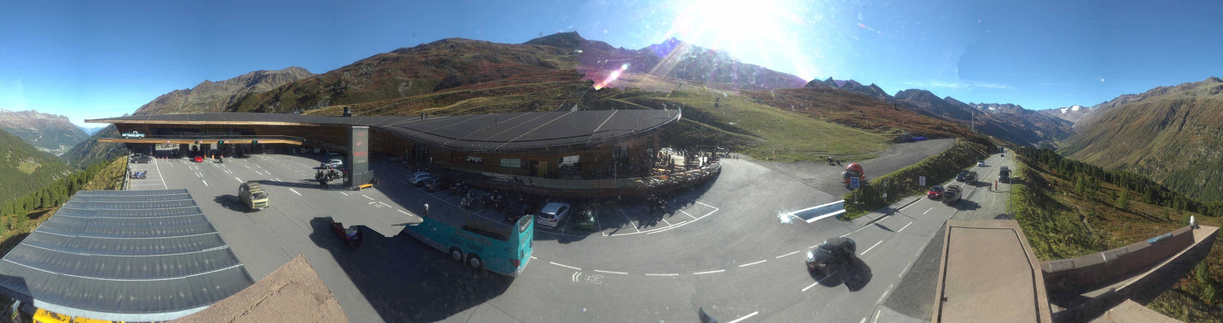 Archiv Foto Webcam Timmelsjoch: Mautstation Top Mountain Crosspoint
