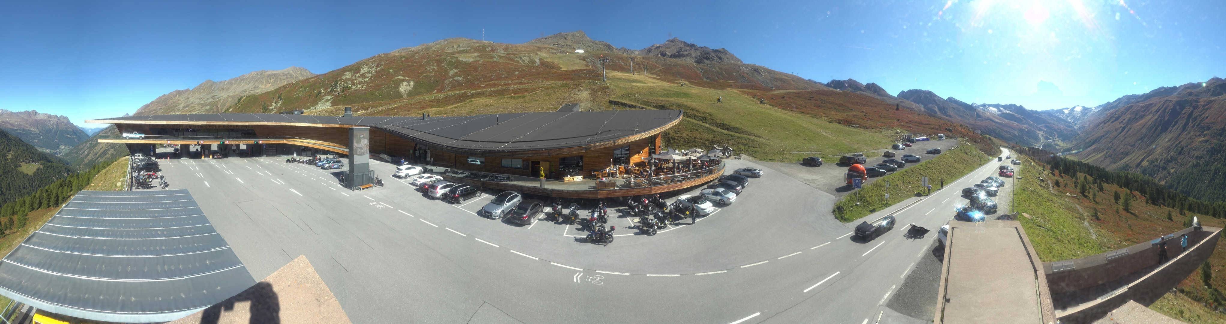 Archiv Foto Webcam Timmelsjoch: Mautstation Top Mountain Crosspoint