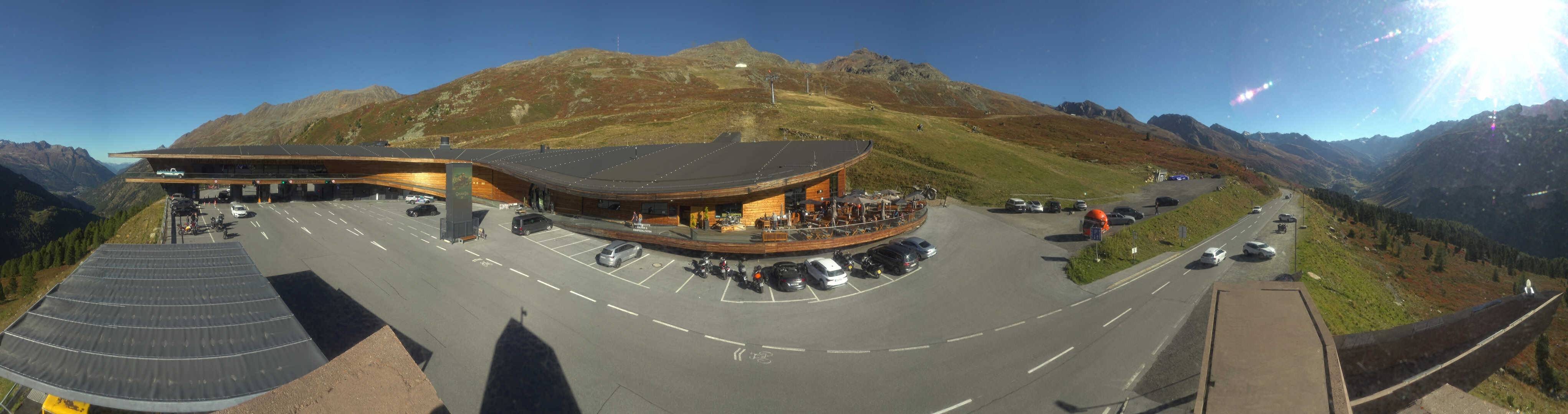 Archiv Foto Webcam Timmelsjoch: Mautstation Top Mountain Crosspoint