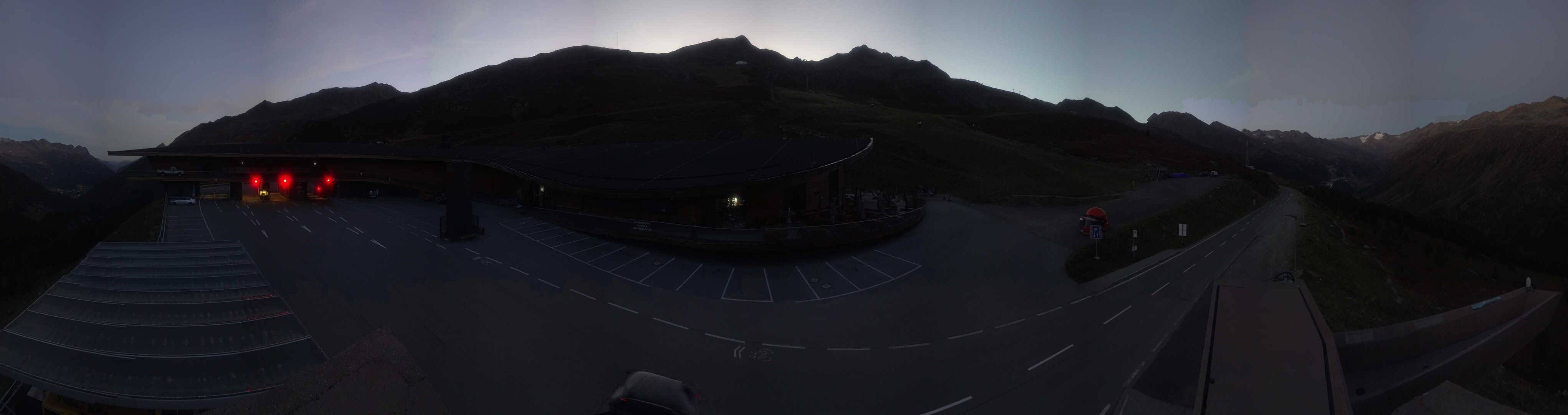 Archiv Foto Webcam Timmelsjoch: Mautstation Top Mountain Crosspoint