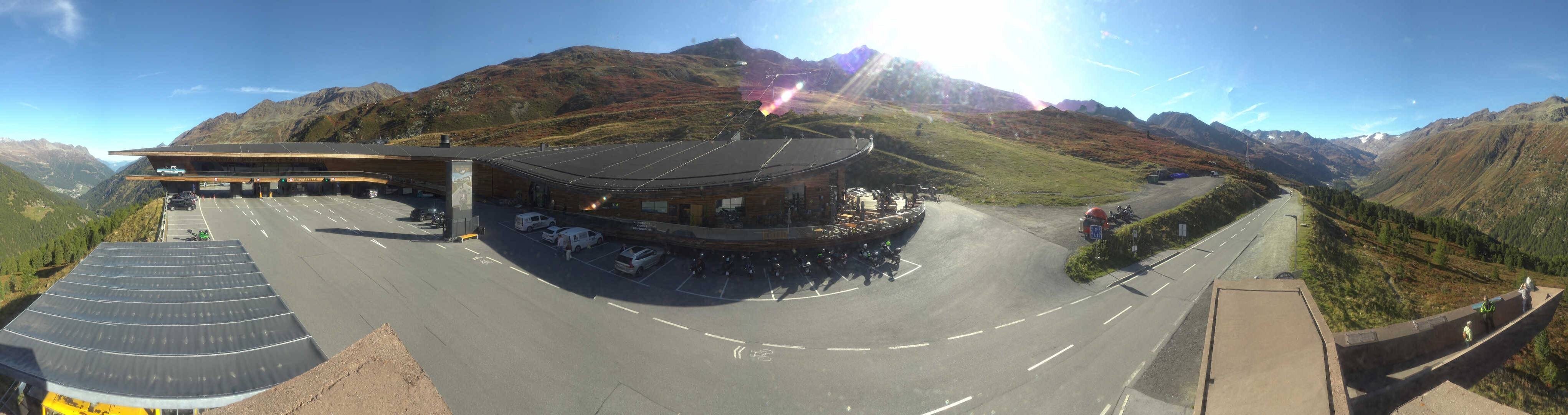 Archiv Foto Webcam Timmelsjoch: Mautstation Top Mountain Crosspoint