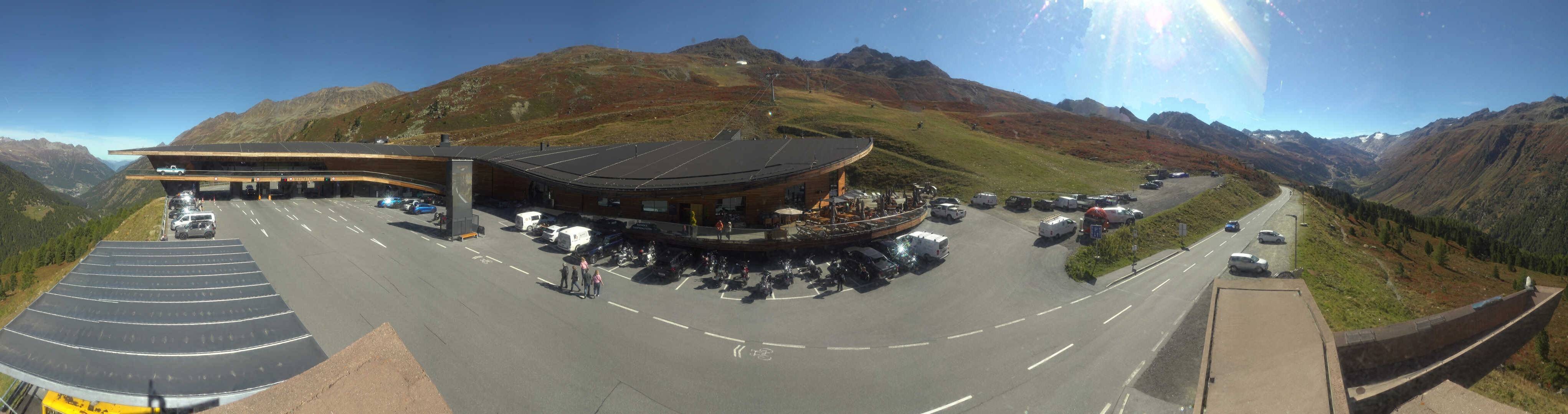 Archiv Foto Webcam Timmelsjoch: Mautstation Top Mountain Crosspoint