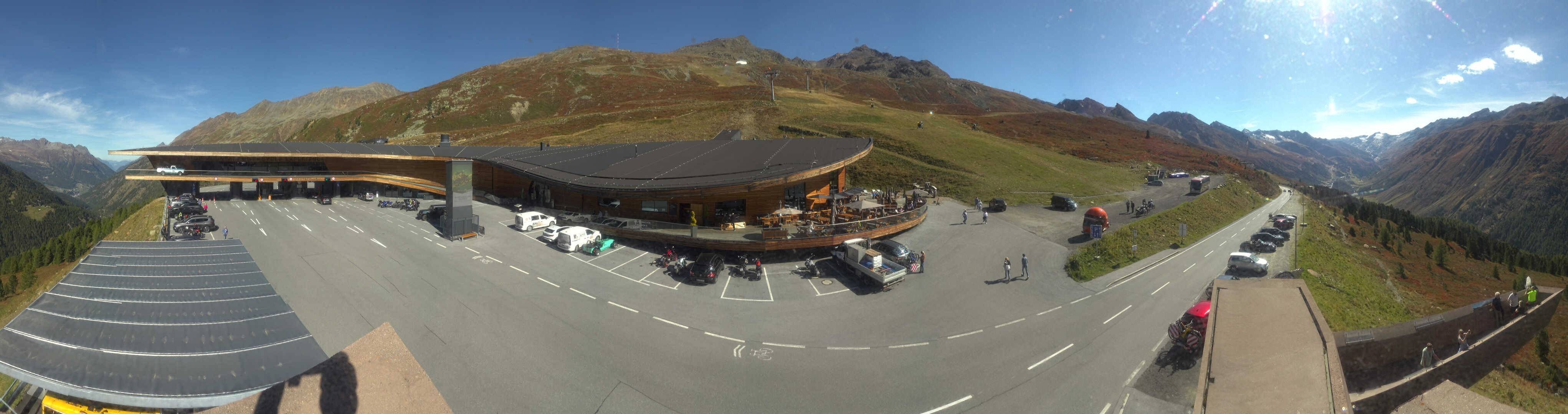 Archiv Foto Webcam Timmelsjoch: Mautstation Top Mountain Crosspoint