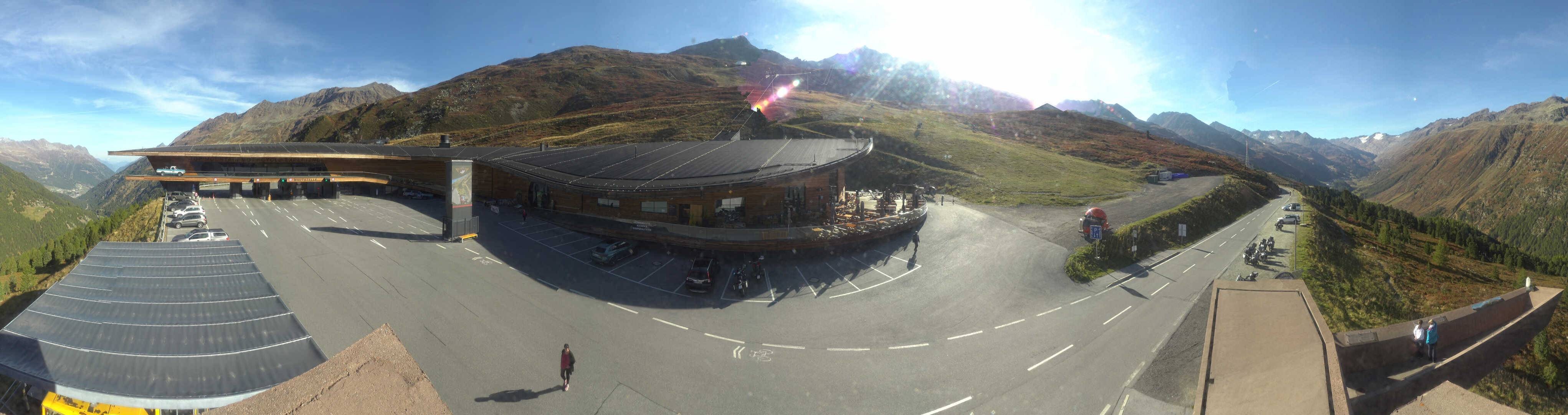 Archiv Foto Webcam Timmelsjoch: Mautstation Top Mountain Crosspoint