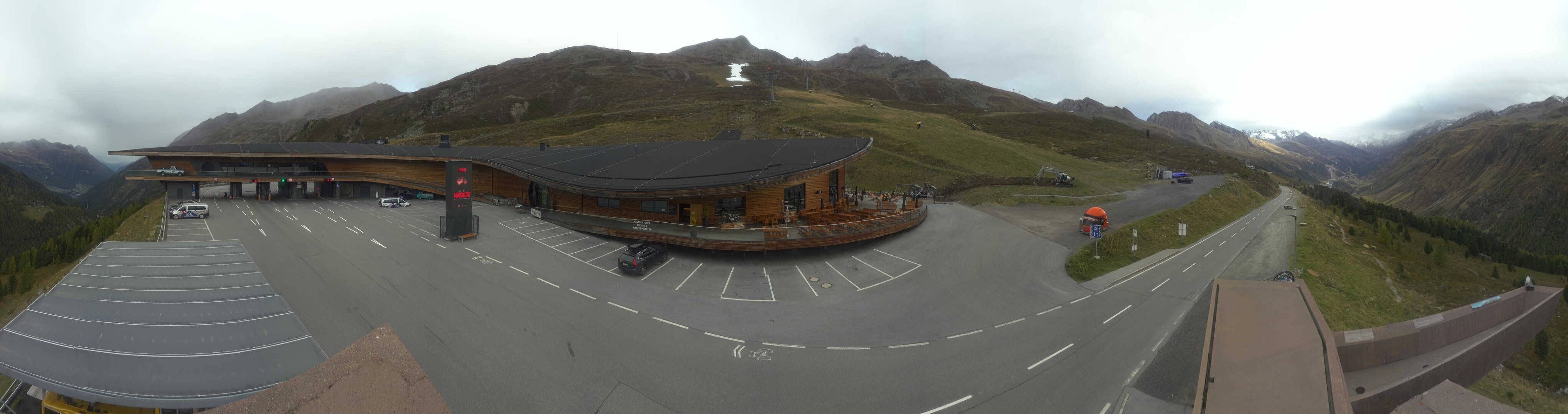 Archiv Foto Webcam Timmelsjoch: Mautstation Top Mountain Crosspoint