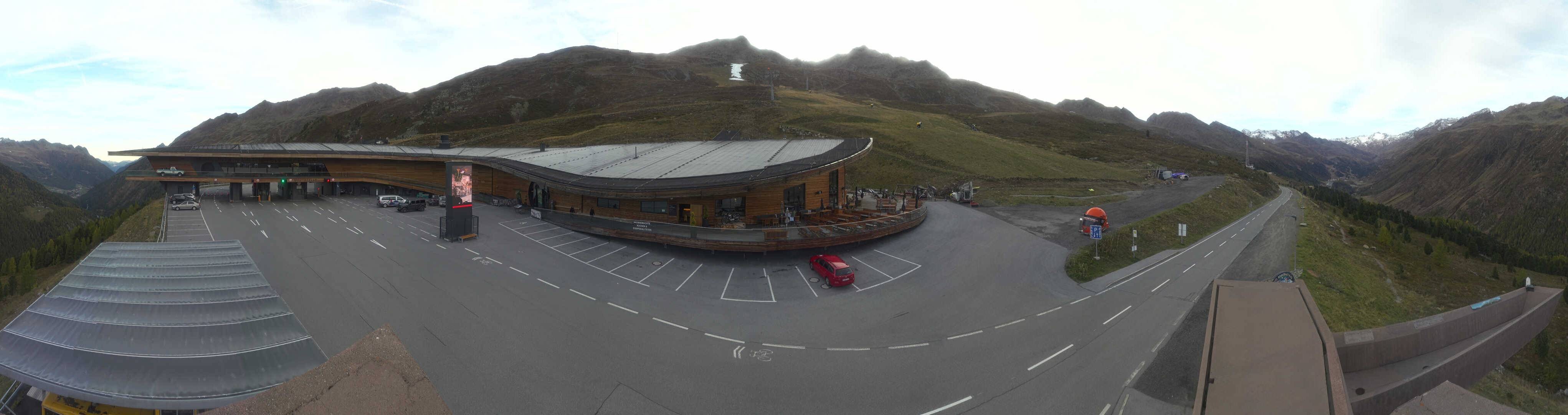 Archiv Foto Webcam Timmelsjoch: Mautstation Top Mountain Crosspoint