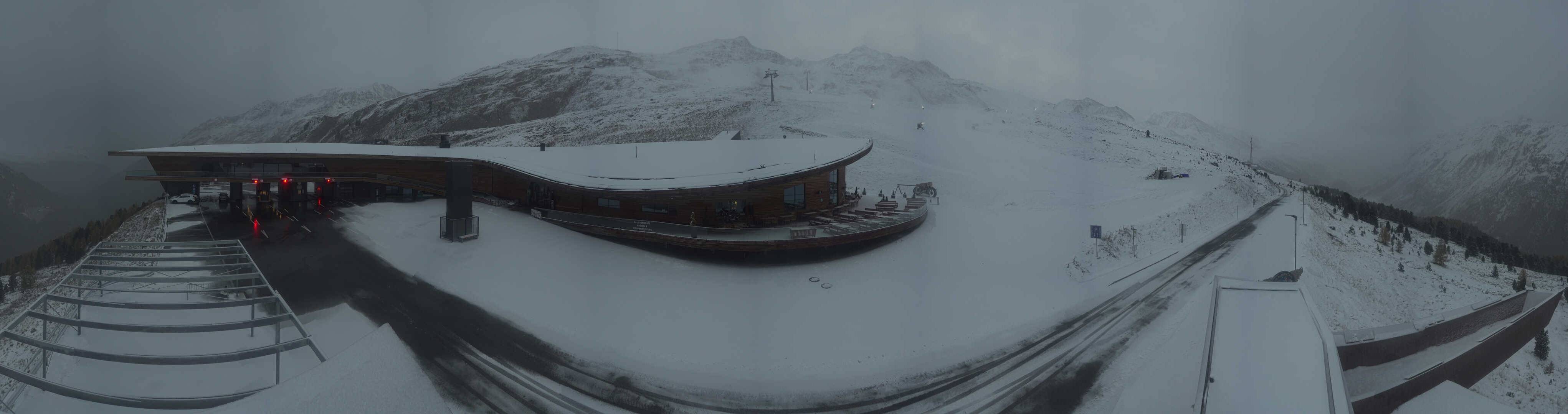 Archiv Foto Webcam Timmelsjoch: Mautstation Top Mountain Crosspoint