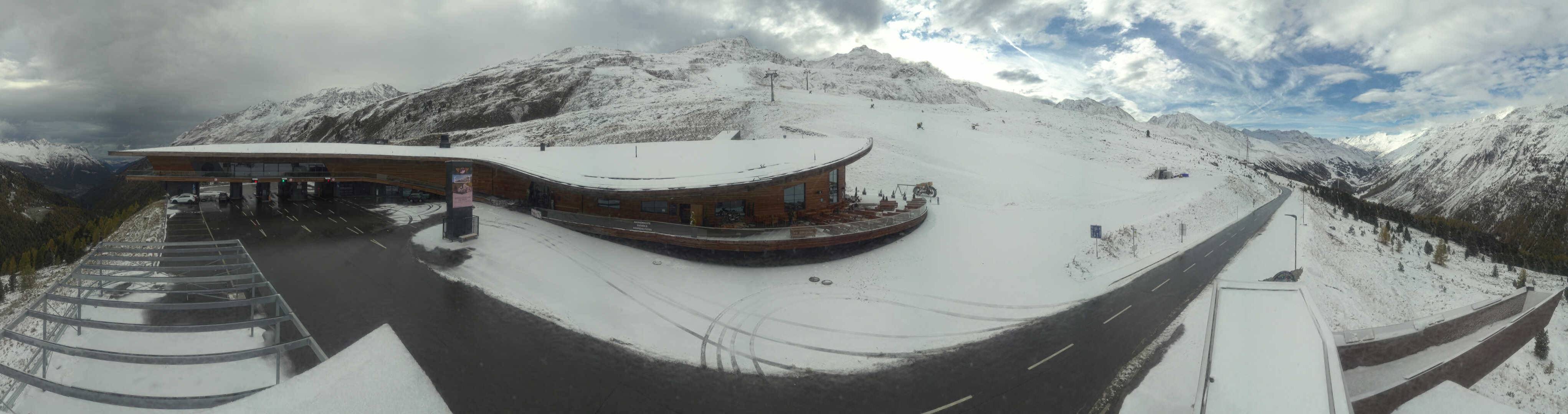 Archiv Foto Webcam Timmelsjoch: Mautstation Top Mountain Crosspoint