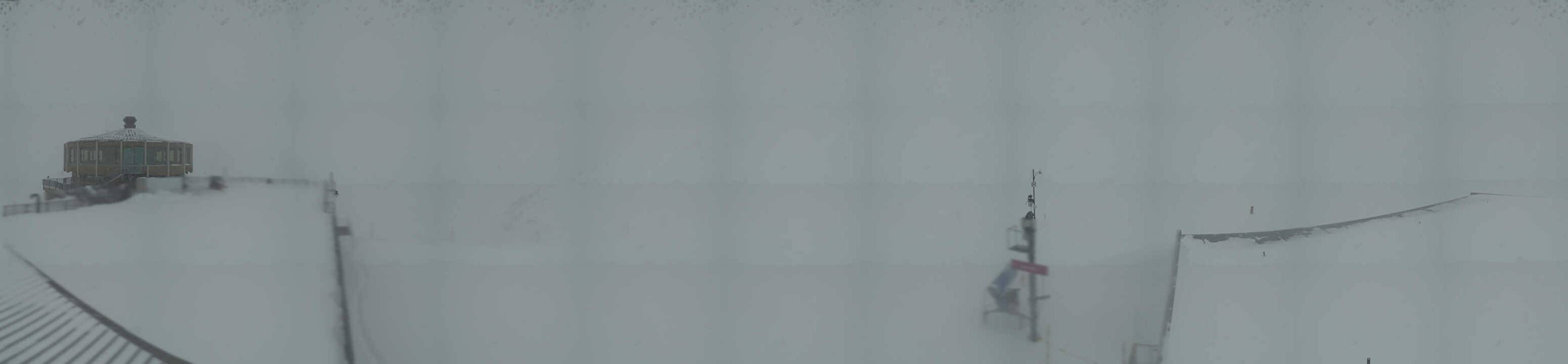 Archived image Webcam View Mountain Restaurant Mittelallalin