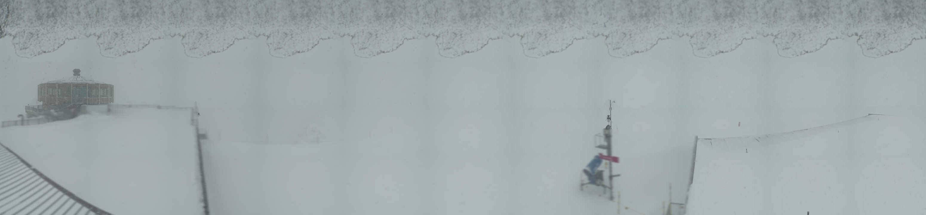 Archived image Webcam View Mountain Restaurant Mittelallalin