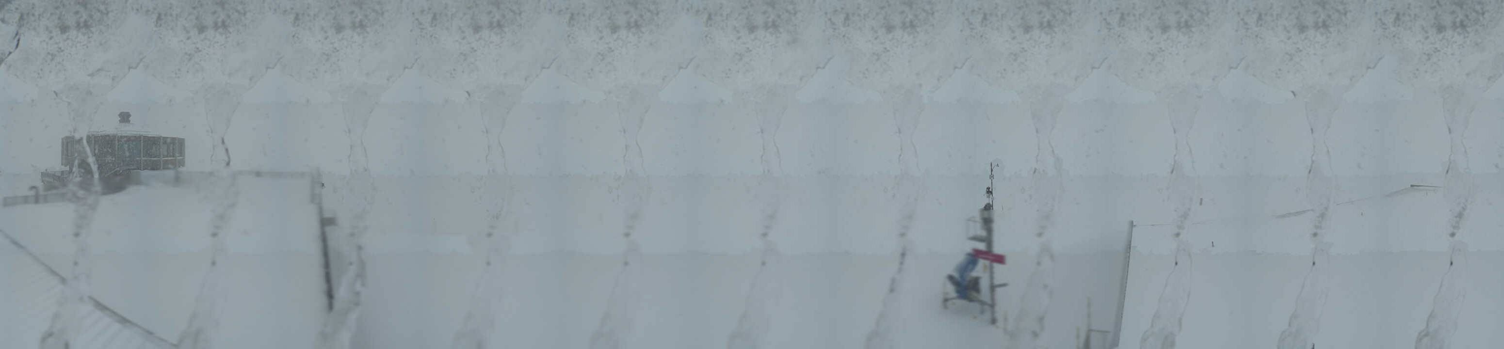 Archived image Webcam View Mountain Restaurant Mittelallalin