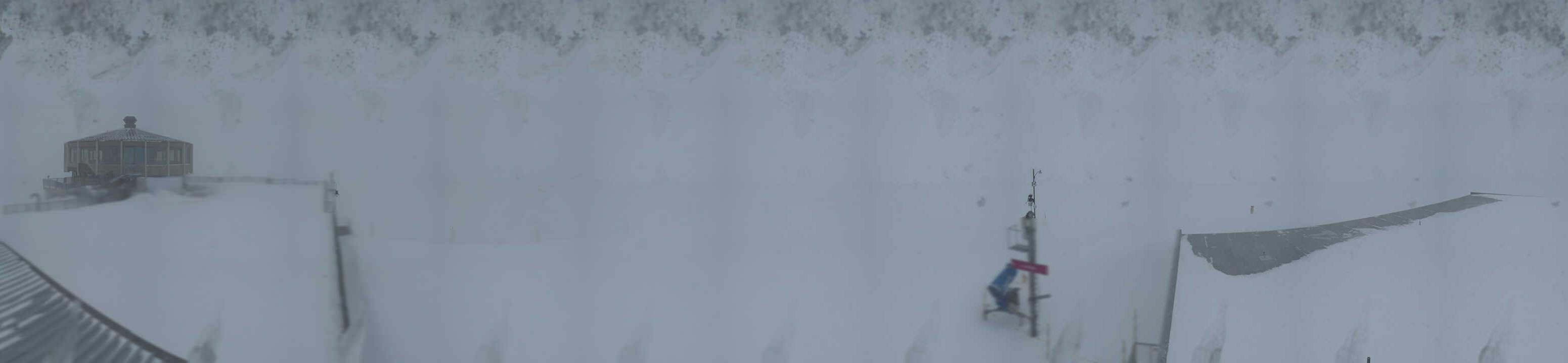 Archived image Webcam View Mountain Restaurant Mittelallalin