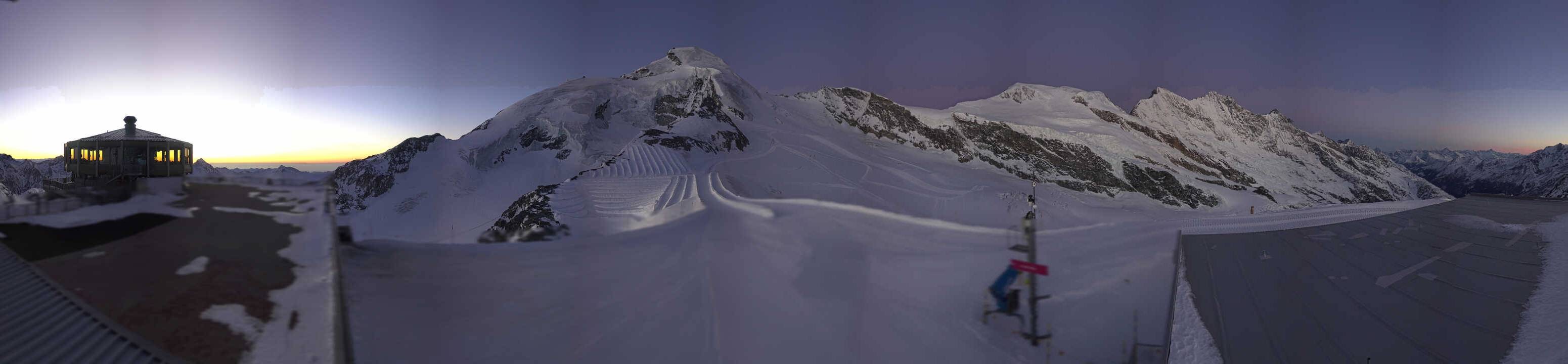 Archived image Webcam View Mountain Restaurant Mittelallalin