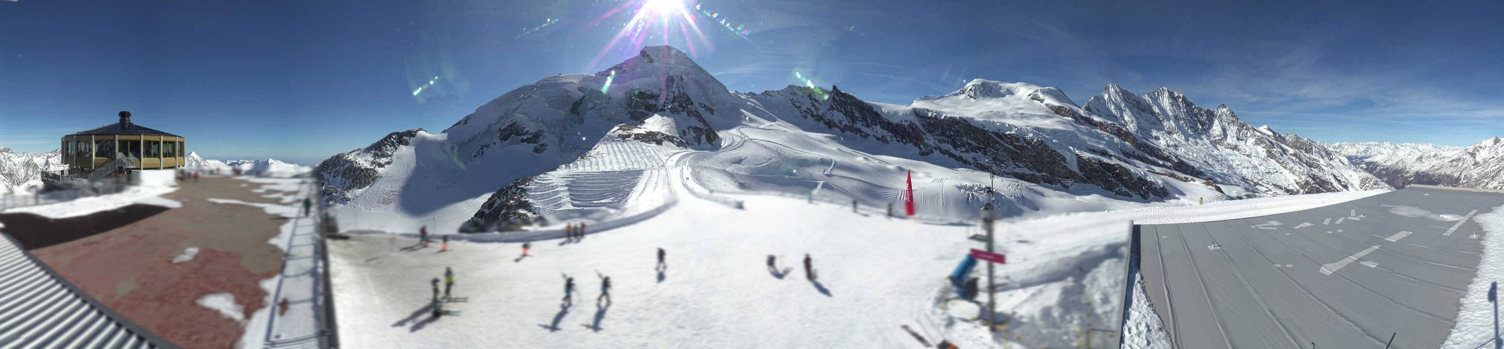 Archived image Webcam View Mountain Restaurant Mittelallalin