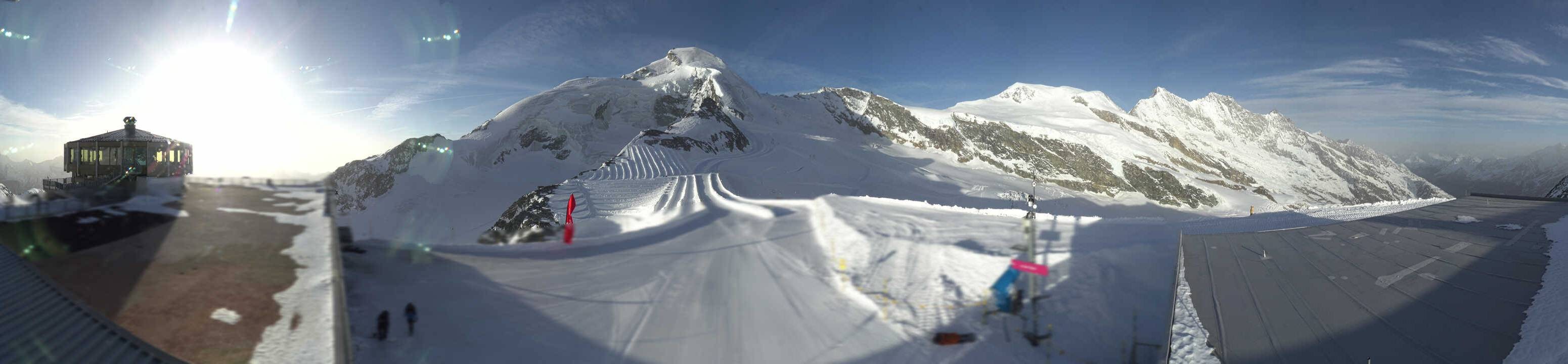 Archived image Webcam View Mountain Restaurant Mittelallalin