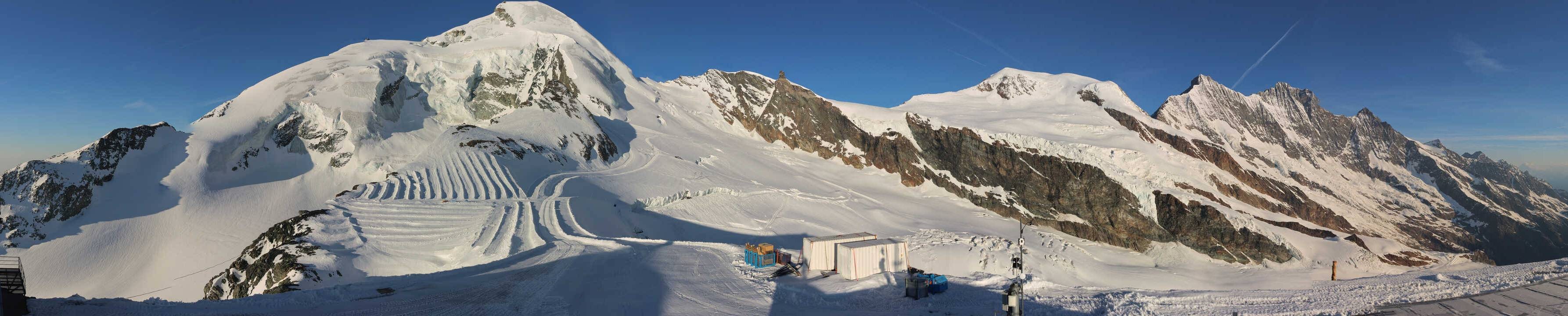 Archived image Webcam View Mountain Restaurant Mittelallalin