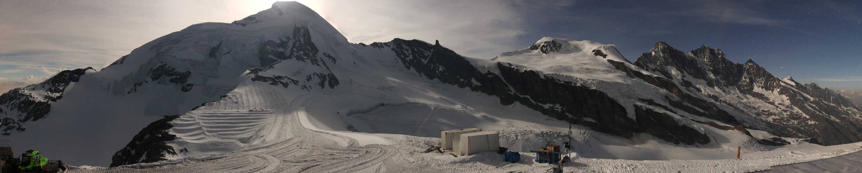 Archived image Webcam View Mountain Restaurant Mittelallalin