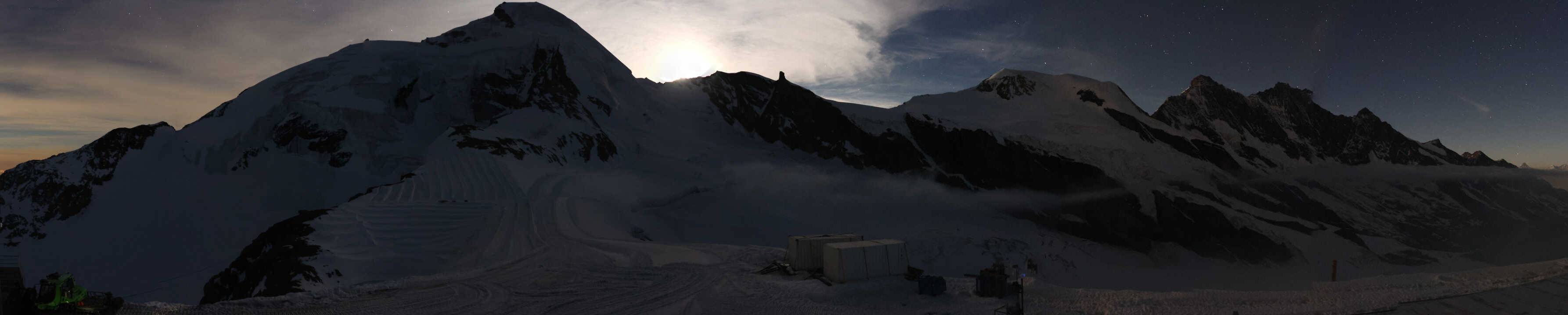 Archived image Webcam View Mountain Restaurant Mittelallalin