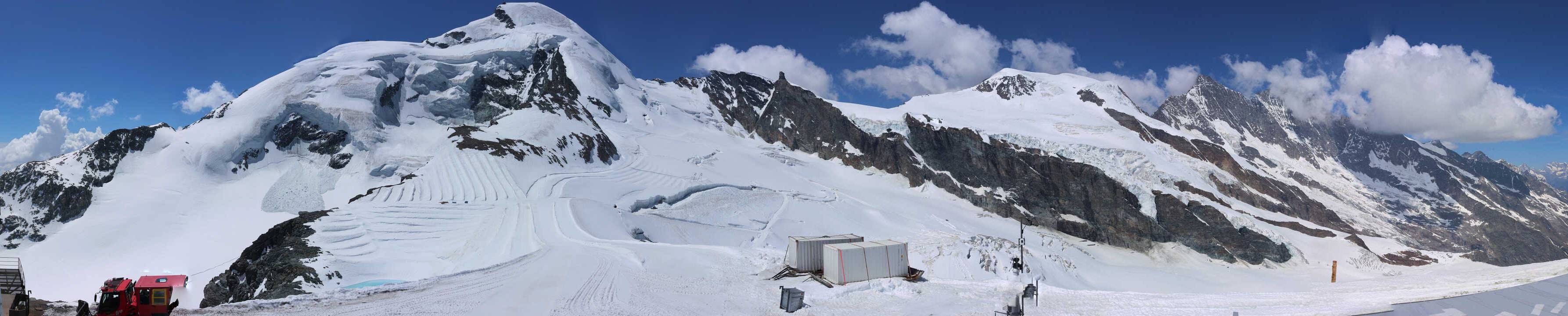 Archived image Webcam View Mountain Restaurant Mittelallalin