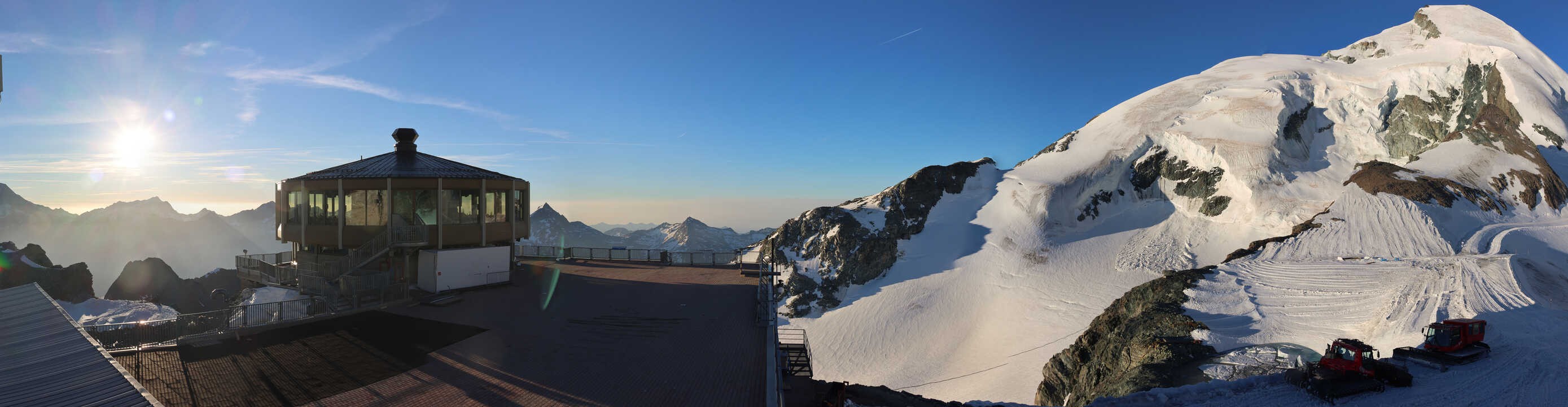 Archiv Foto Webcam Mountain Restaurant Mittelallalin
