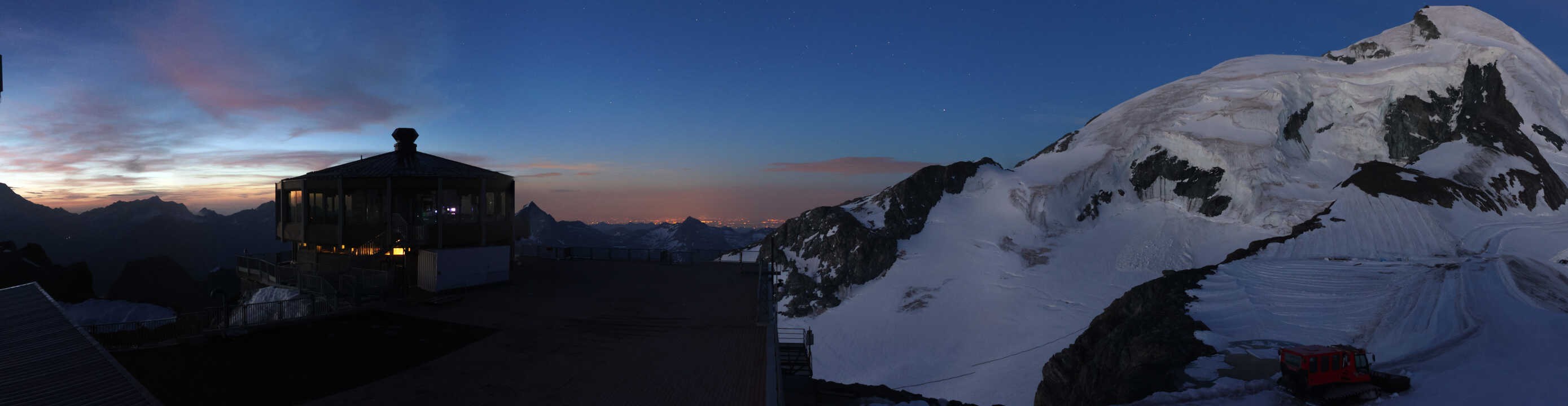 Archived image Webcam View Mountain Restaurant Mittelallalin