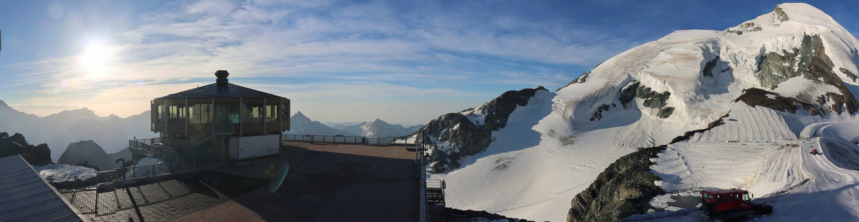 Archived image Webcam View Mountain Restaurant Mittelallalin