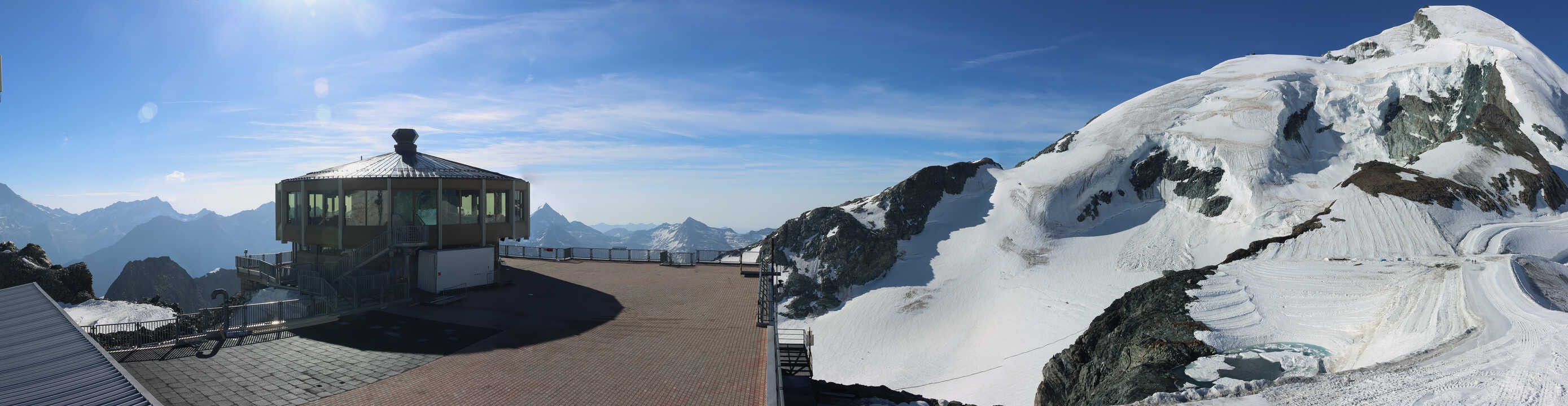 Archived image Webcam View Mountain Restaurant Mittelallalin