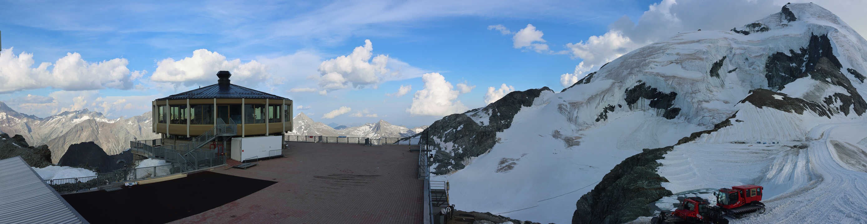 Archiv Foto Webcam Mountain Restaurant Mittelallalin